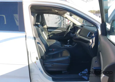 2015 Toyota Highlander Xle V6 z USA, uszkodzony, nr VIN 5TDJKRFH3FS162596